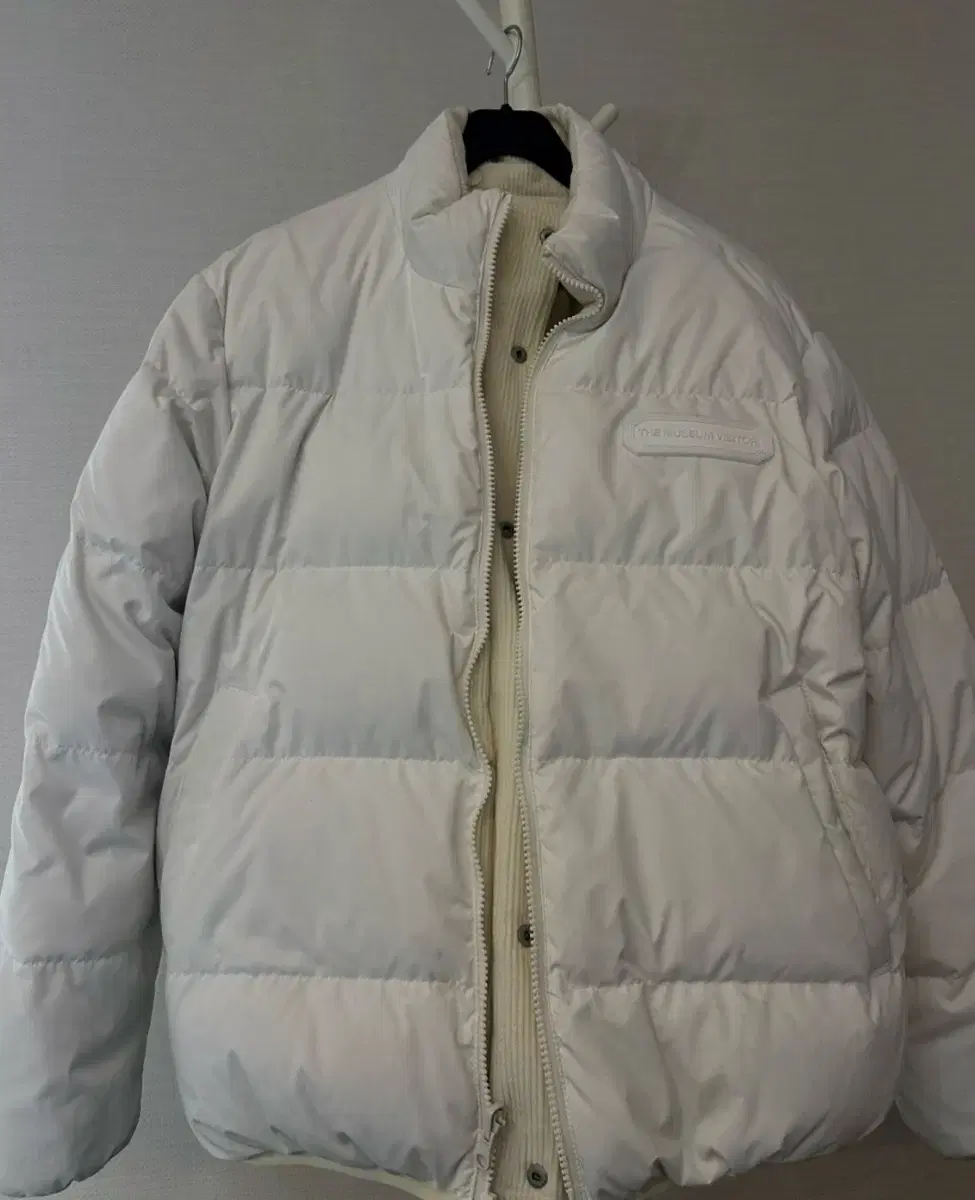 THE MUSEUM VISITOR | 더뮤지엄비지터 The Museum Visitor